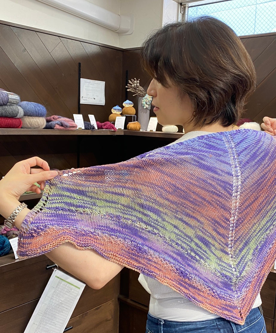 1玉で編める！芸術的なグラデーションショール – miconoyarn