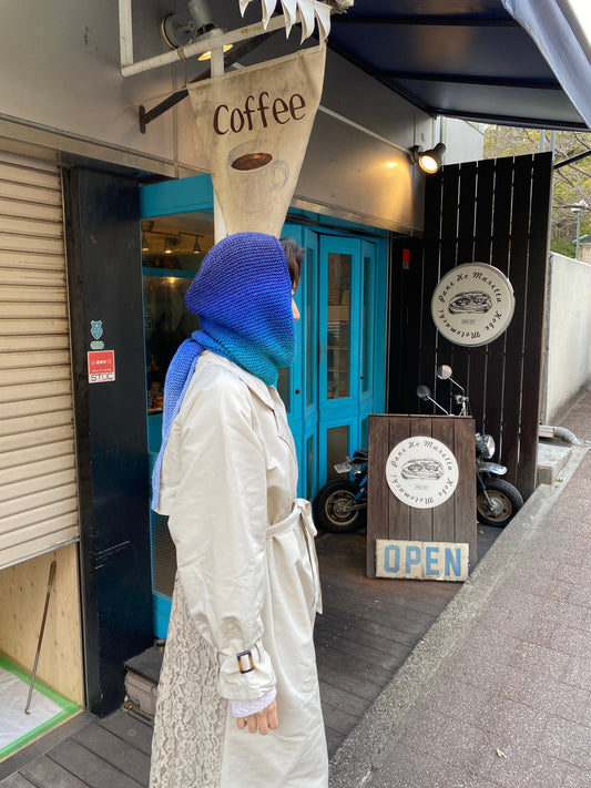 段染め糸で編むソフィーフード、左右対称のグラデーションに編むときのコツとは？