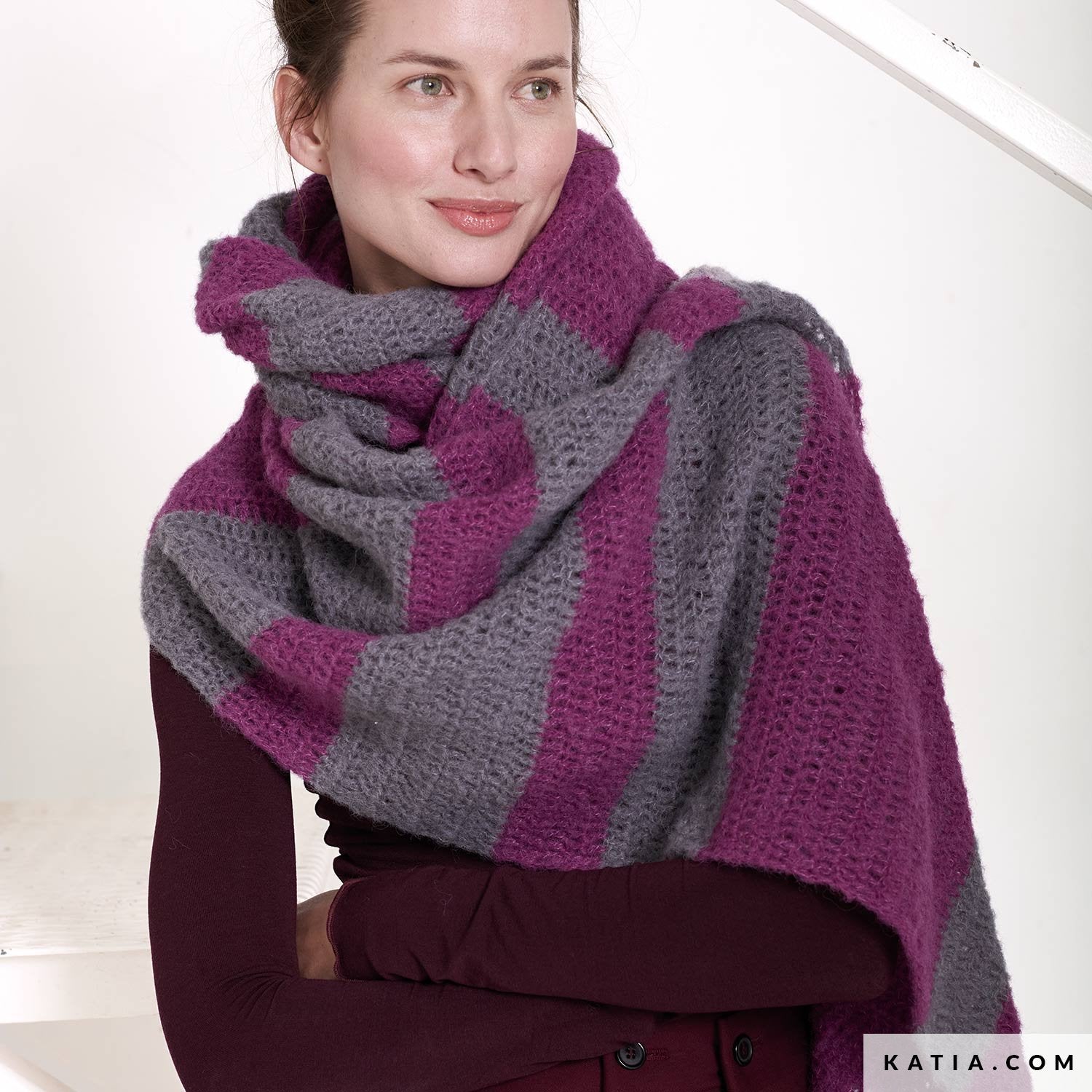 【新作毛糸】シルクアルパカのやさしさ。ふわふわ軽いスヌードが1かせで編める無料レシピ付き