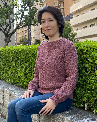 上質な編地を纏う ラグラン模様編みセーター キット（毛糸とダウンロードパターン付き）