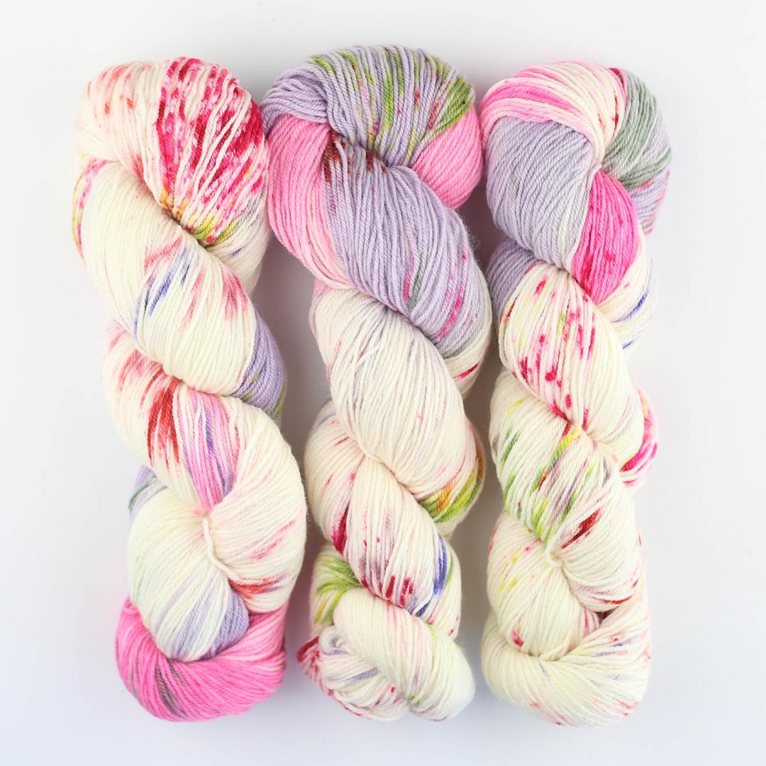 手染めの光がゆらめく南アフリカの糸｜プロパーソック グラディエント 手染め｜Cowgirl Blues：カウガール ブルース