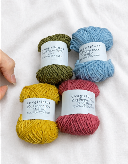 小さな色で編み物に遊びを添える20g ミニヤーン｜プロパーソック ミニ ソリッド｜Cowgirl Blues：カウガール ブルース