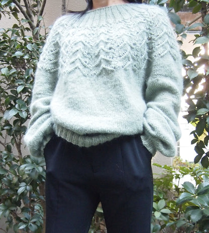 レースヨークが美しく映える ヴィヴィル セーター キット（毛糸とダウンロードパターン付き）【即日発送】