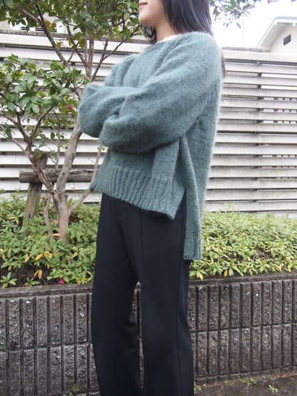 静かなラグランスリーブの《ピア》セーター キット（毛糸とダウンロードパターン付き）【即日発送】