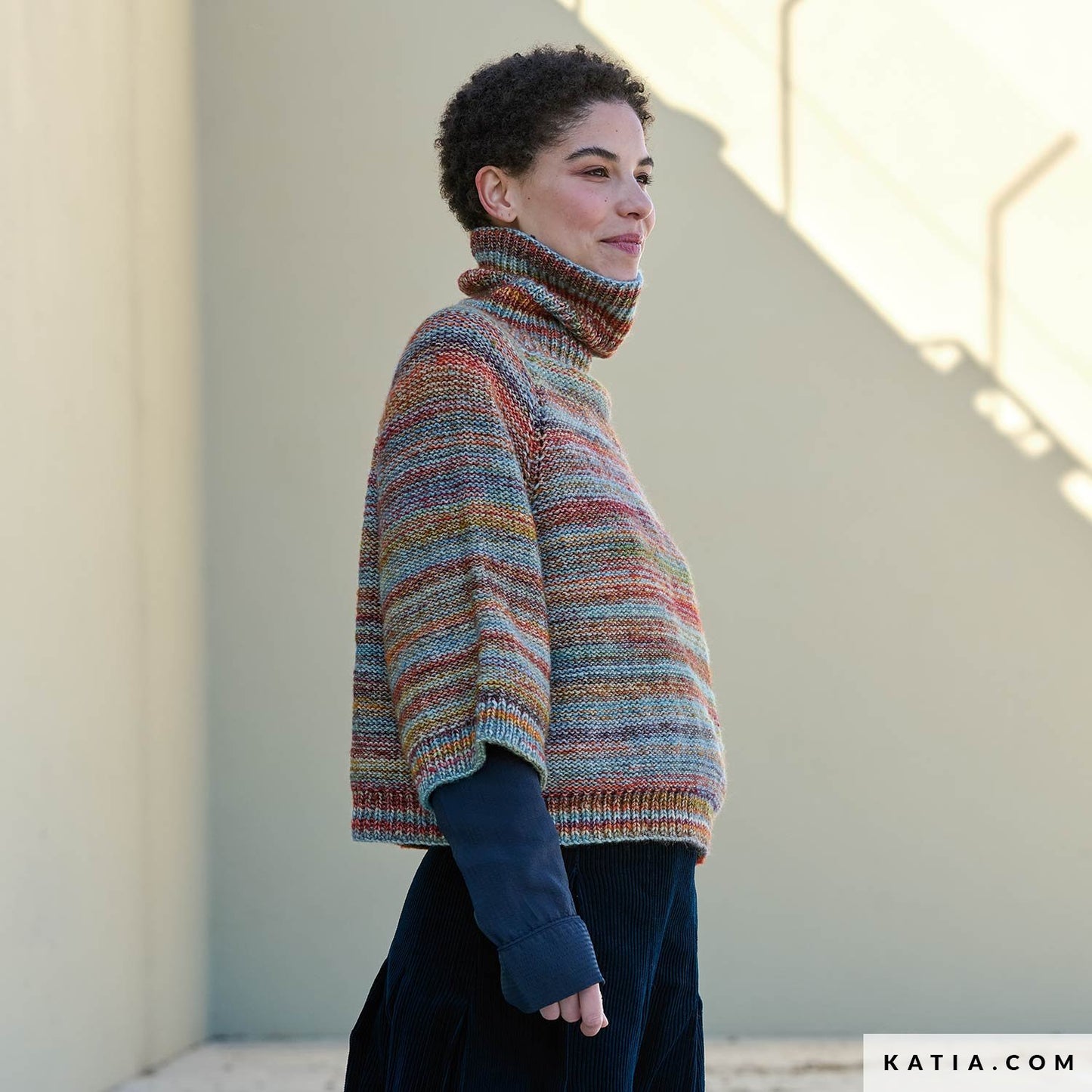 トップダウンのハイネックプルオーバー キット（毛糸とダウンロードパターン付き）Katia カティア 【即日発送】