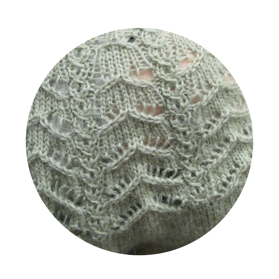 レースヨークが美しく映える ヴィヴィル セーター キット（毛糸とダウンロードパターン付き）【即日発送】