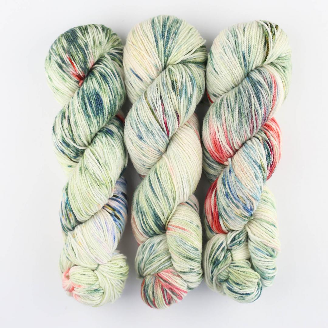 手染めの光がゆらめく南アフリカの糸｜プロパーソック グラディエント 手染め｜Cowgirl Blues：カウガール ブルース