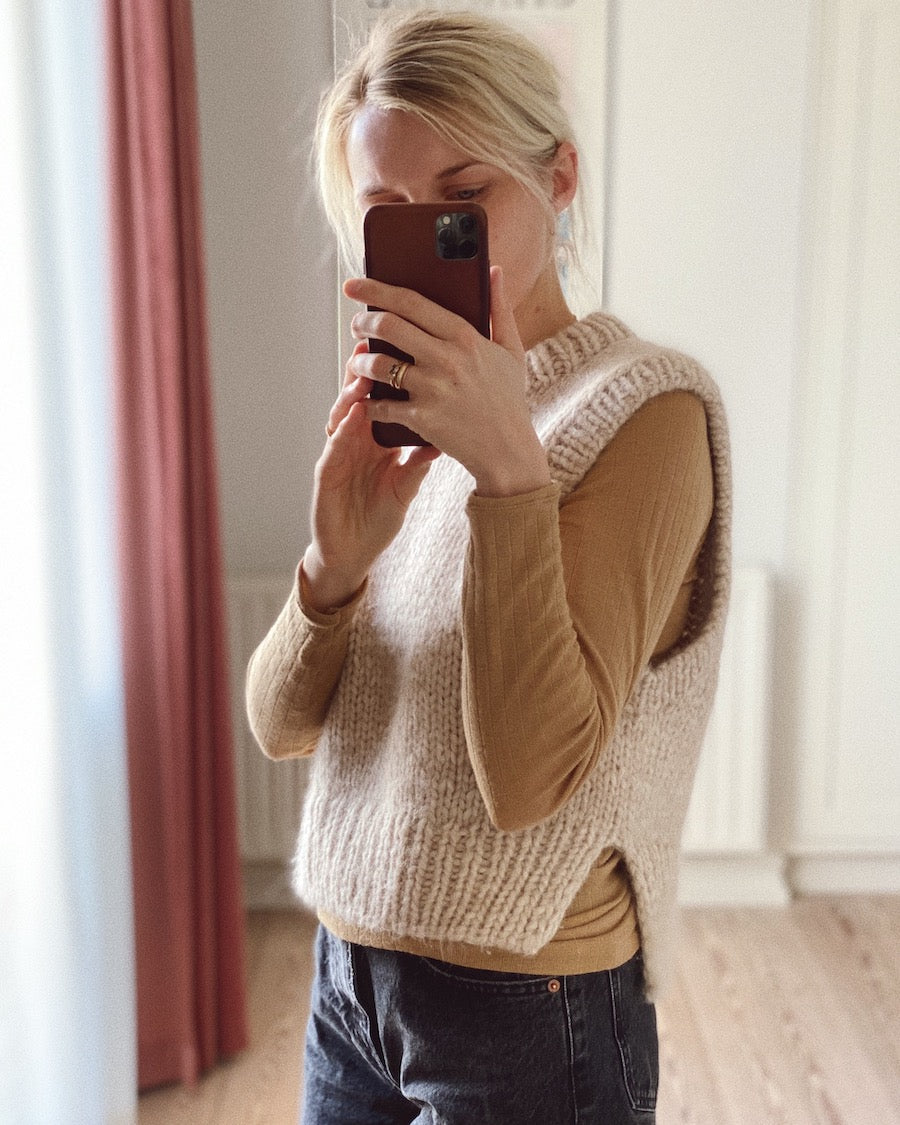 北欧の洗練されたデザイン｜ホリデースリップオーバー【ナチュラル】毛糸 & 日本語文章パターン付きキット｜PetiteKnit：プチニット 【即日発送】