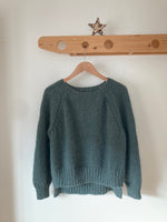 静かなラグランスリーブの《ピア》セーター キット（毛糸とダウンロードパターン付き）【即日発送】