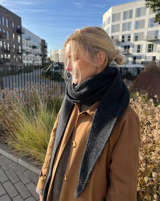 ひと続きで美しい形 ソフィーショール｜毛糸 & 日本語文章パターン付きキット｜PetiteKnit：プチニット【即日発送】